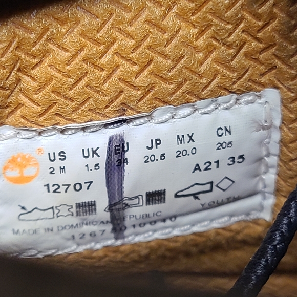 Timberland classic 6" boot size 2 - Picture 8 of 9